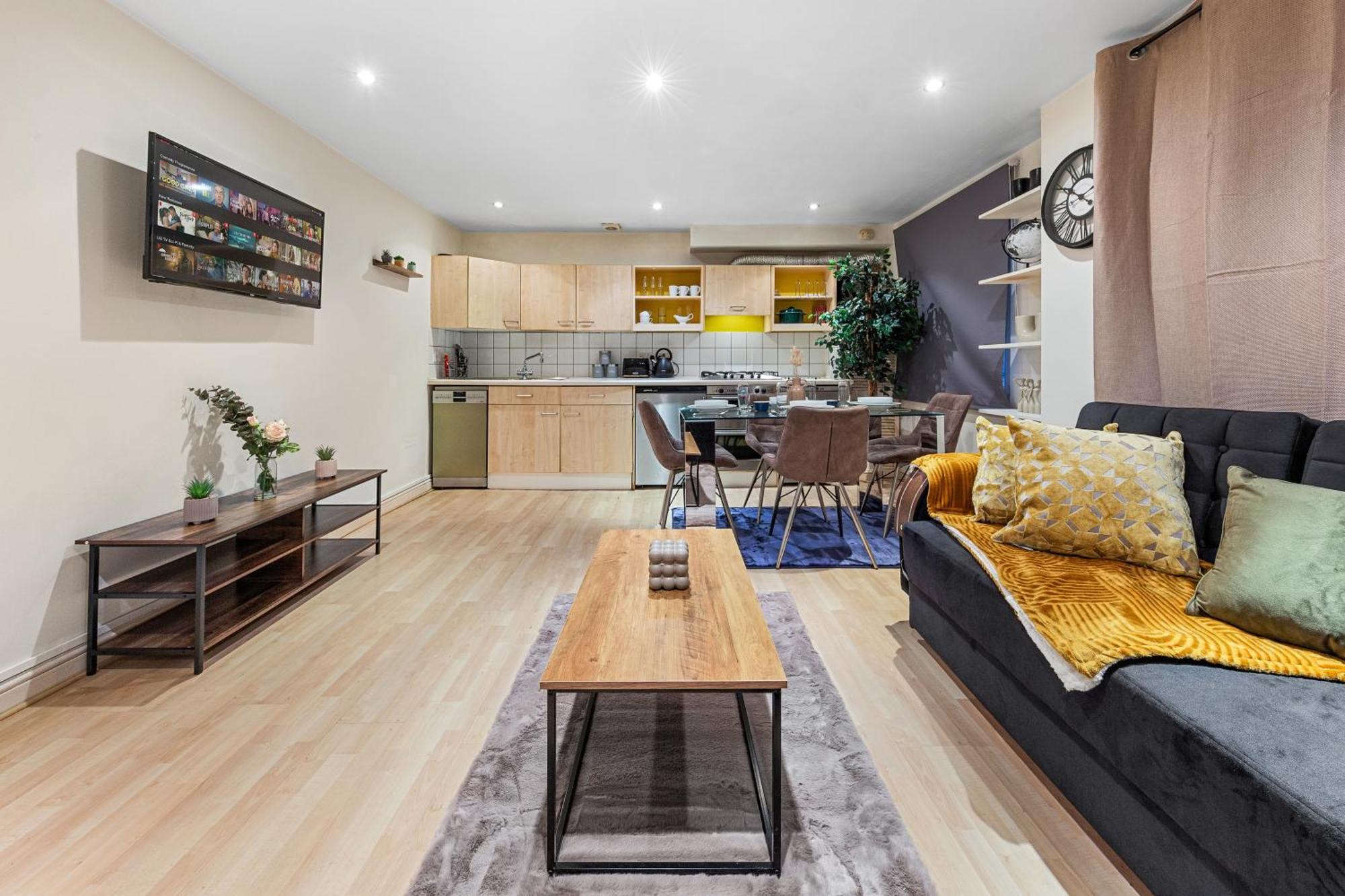 Your Elite Hyde Park Retreat 2-bedroom Luxury Flat