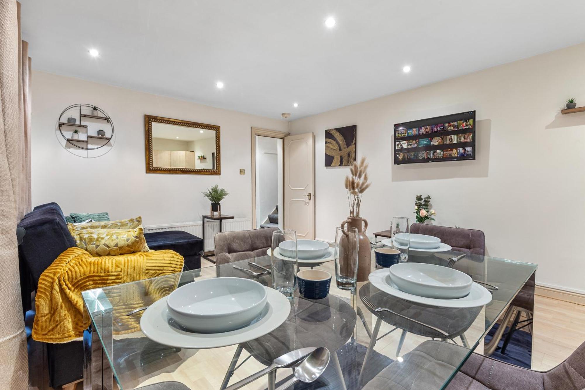 Your Elite Hyde Park Retreat 2-bedroom Luxury Flat Londra