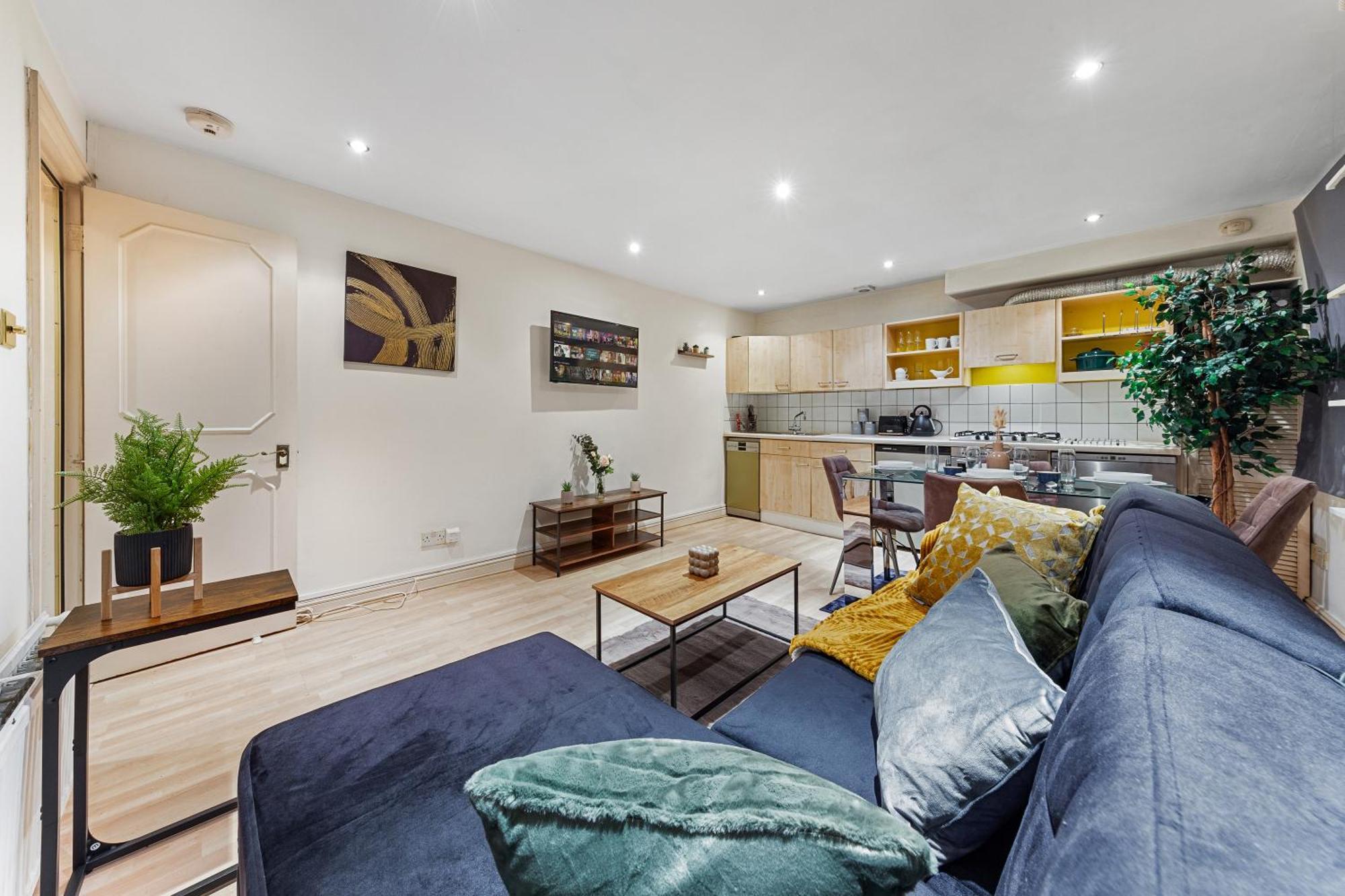 Your Elite Hyde Park Retreat 2-bedroom Luxury Flat Apartment *